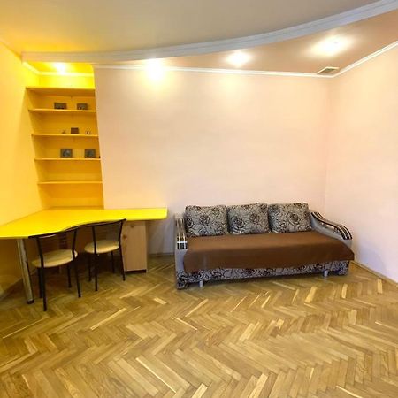 Квартира Біля Залізничного Вокзалу Вулиця Залізнична 10 До 5 Гостей Львов Экстерьер фото