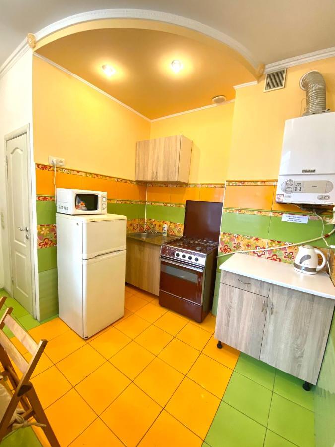 Квартира Біля Залізничного Вокзалу Вулиця Залізнична 10 До 5 Гостей Львов Экстерьер фото