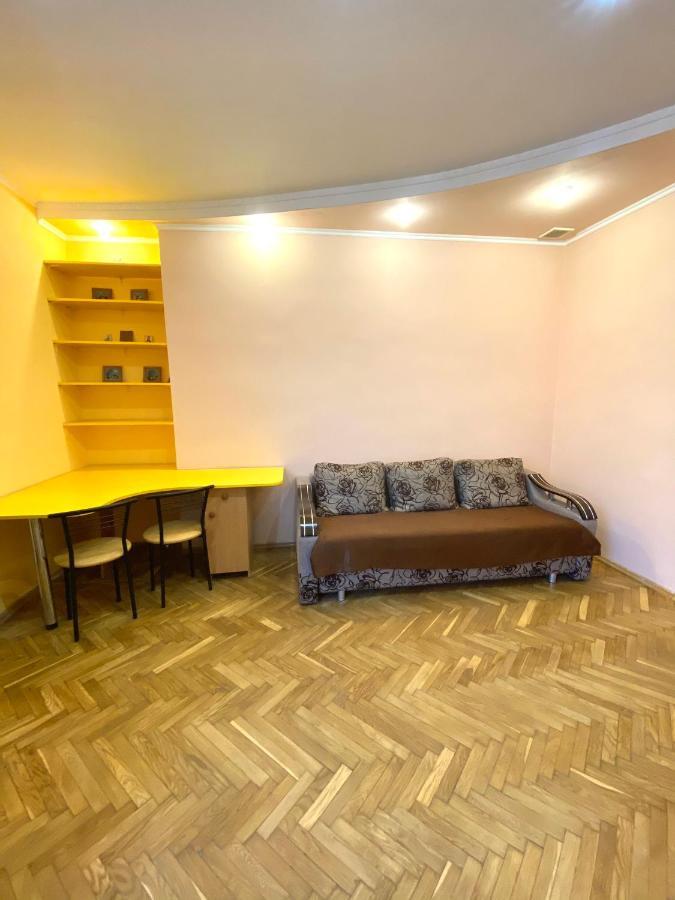 Квартира Біля Залізничного Вокзалу Вулиця Залізнична 10 До 5 Гостей Львов Экстерьер фото
